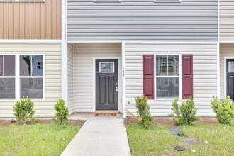 Building Photo - Buckhorn Townhome Available in February!