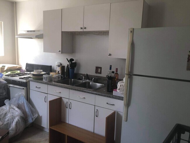 Building Photo - 308 S Neville St