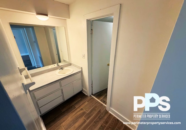 Building Photo - 1040 Sandtown Rd SW