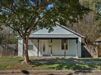 Building Photo - 3 Bedroom/2 bath house close to Optimist H...