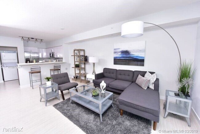 Building Photo - 601 NE 39th St