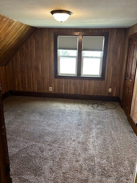 Living room New Flooring Now - 1310 Oak St
