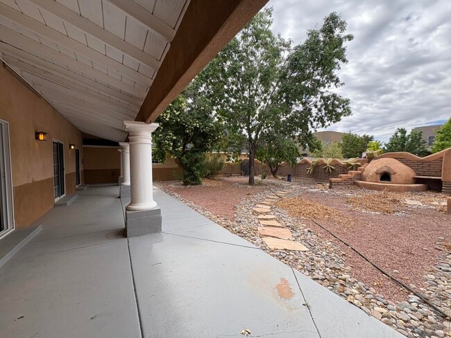 Building Photo - 8612 Eagle Rock Ave NE