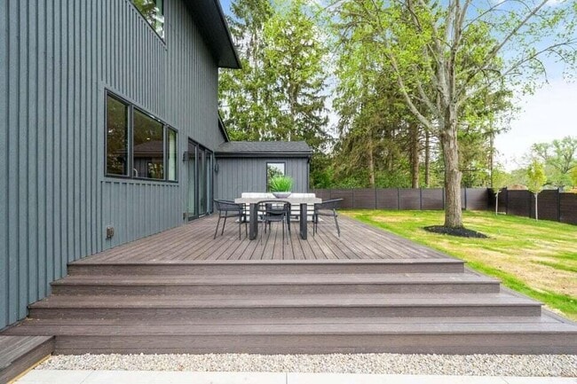 Building Photo - 2777 Donna Dr