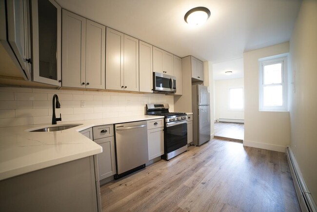 Primary Photo - 206 48th St