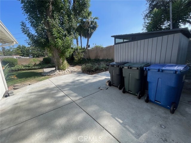 Building Photo - 15702 Del Prado Dr