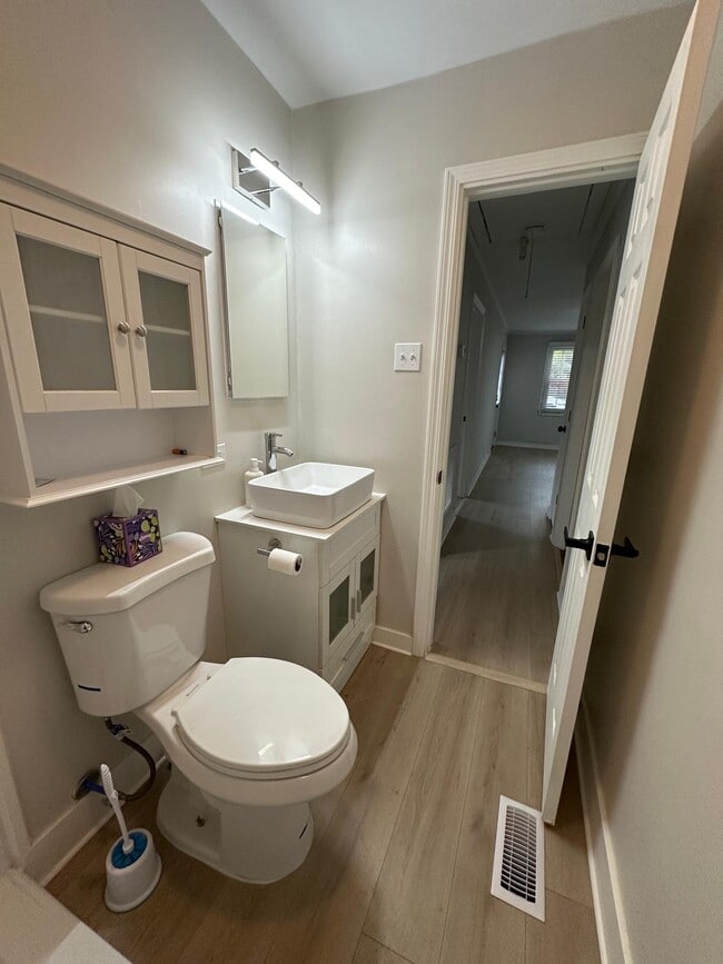 Building Photo - 1400 Richmond Pl