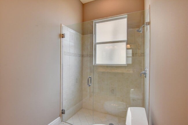 Building Photo - 6669 Cobia Cir