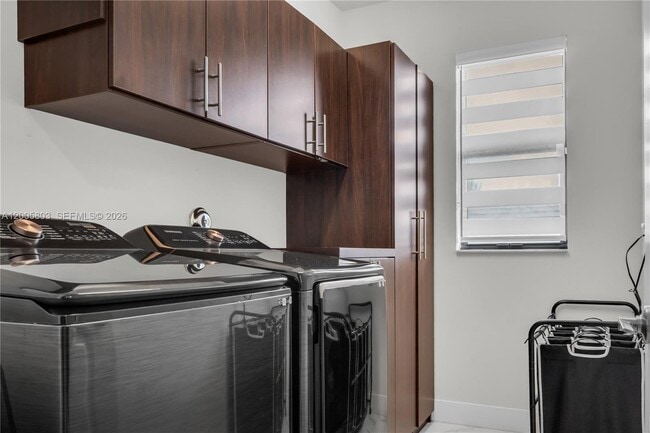 Building Photo - 7314 Estero Dr