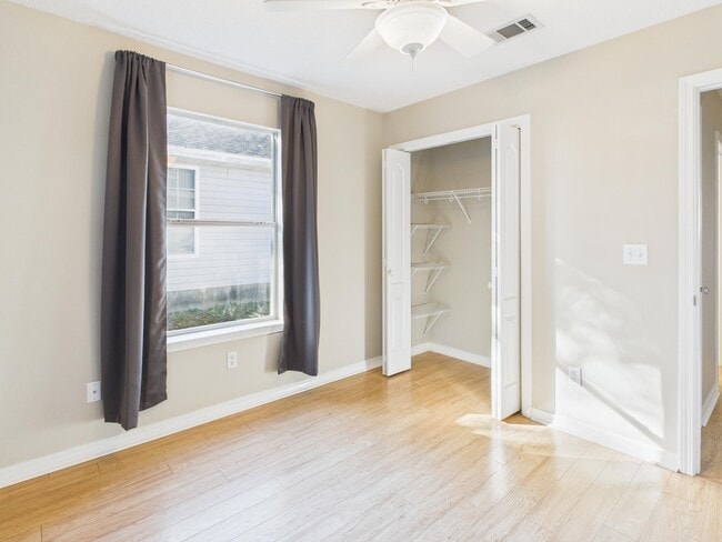 Building Photo - 1912 Spiller Way