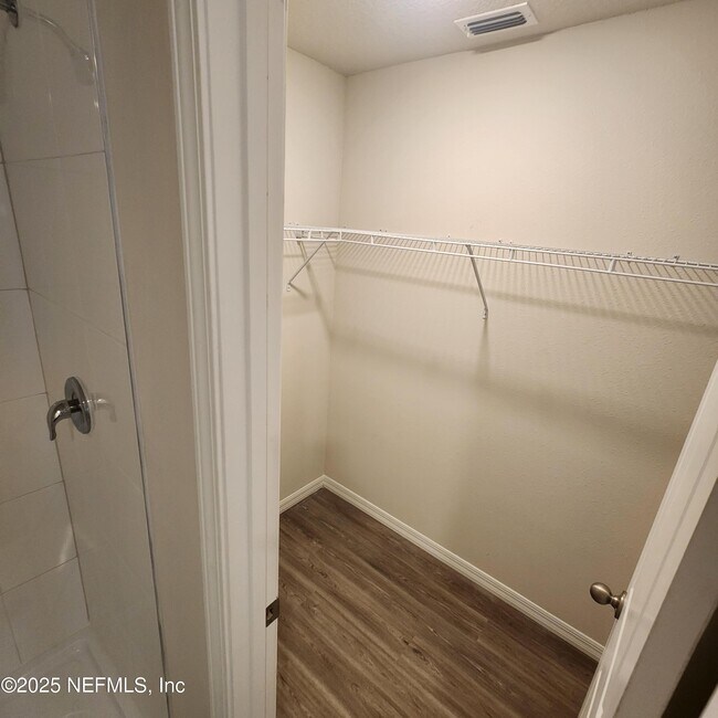 Building Photo - 6547 Sweetbay Ln