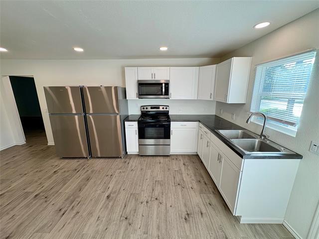 Building Photo - 1120 W Frey