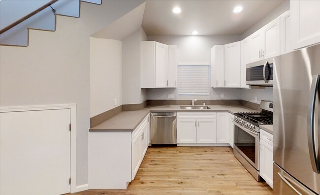 Building Photo - 6105 Dorothy Dr