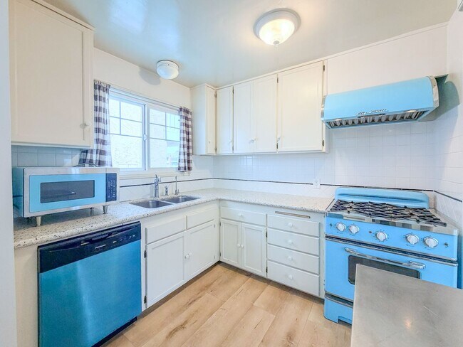 Building Photo - Hollywood Beach | 3 Bedroom + 2 Bathroom H...