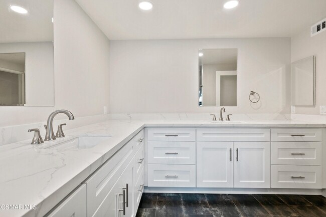 Building Photo - 1433 Eastwind Cir