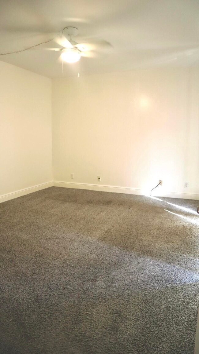 Building Photo - 194 Lake Arbor Dr