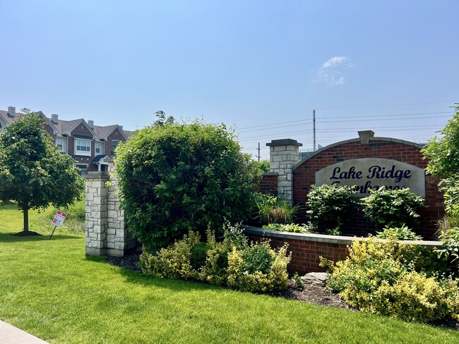 Building Photo - 1464 Lake Ridge Ct