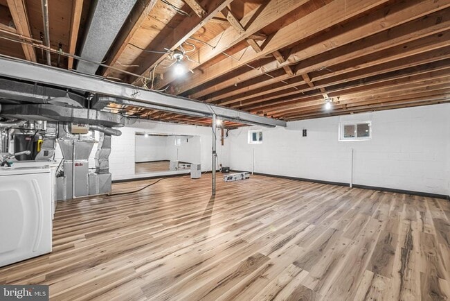 Building Photo - 9813 Inglemere Dr