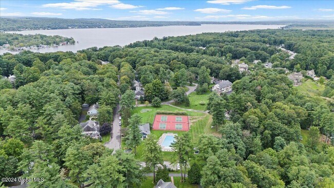 Building Photo - 12 Vallera Rd