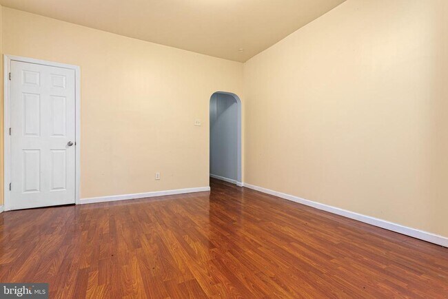 Building Photo - 5446 Walnut St