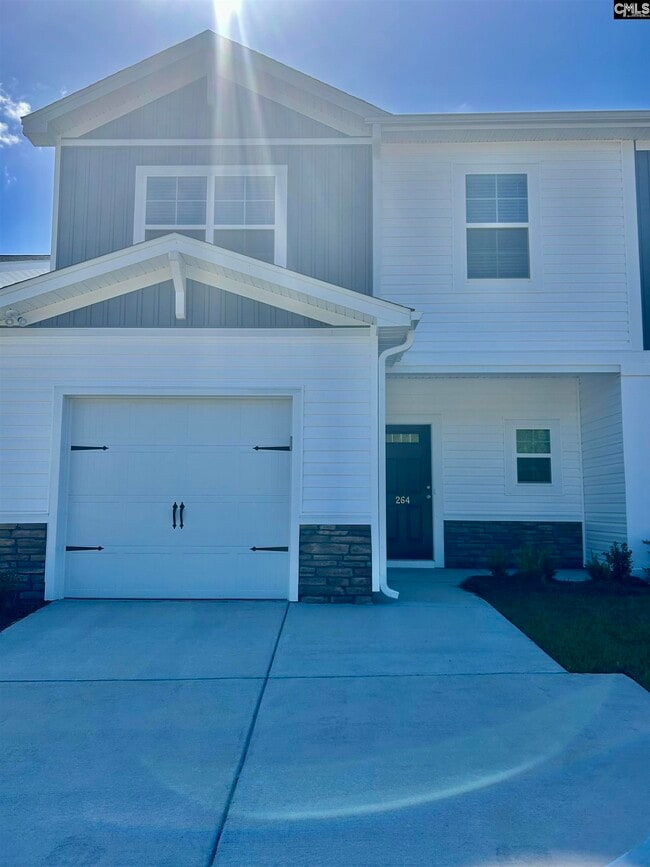 Primary Photo - 264 S Lake Ct