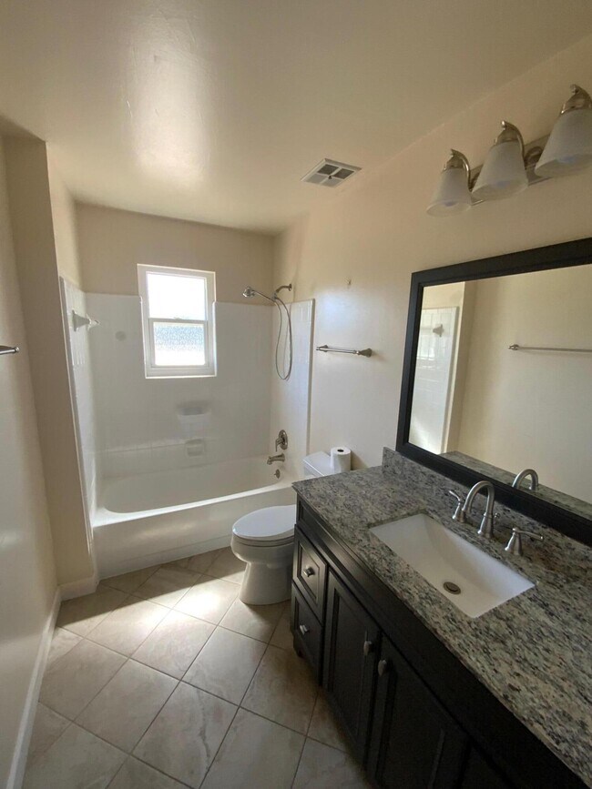 Building Photo - 129 12th Ave