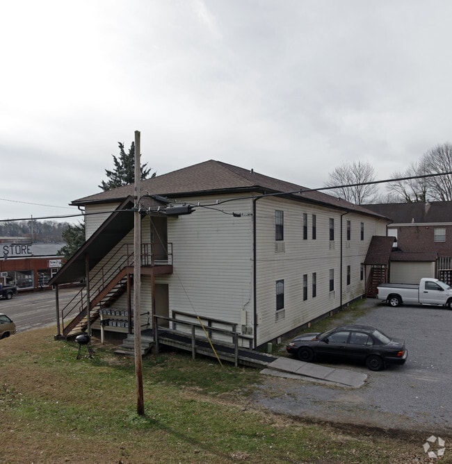 Primary Photo - 120 Tyrone Rd
