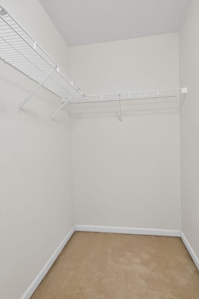 Building Photo - Charming 3-bedroom, 2-bath townhouse