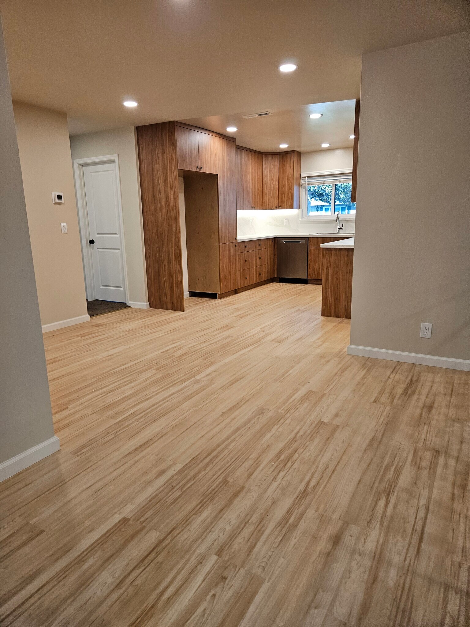 Building Photo - 1661 Arbor Dr