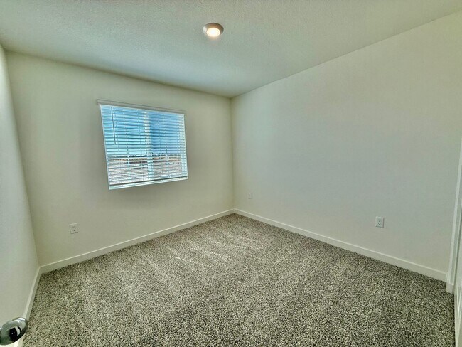 Building Photo - New home available now