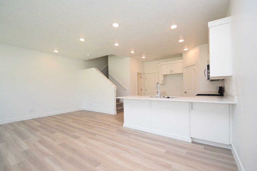 Building Photo - 1754 N 300 E