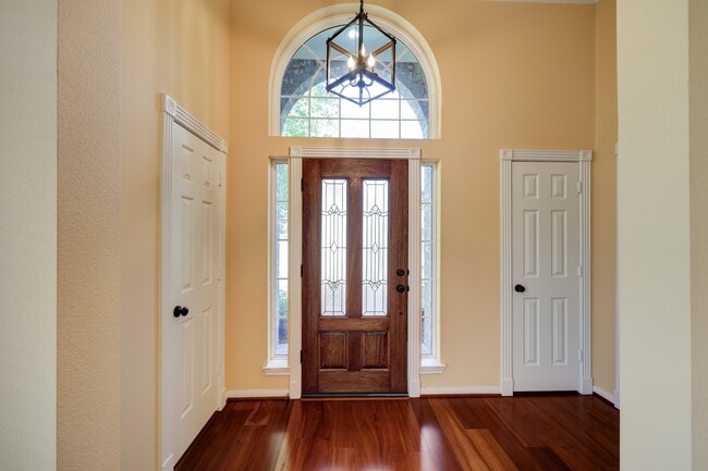 Building Photo - 5022 Coral Gables Dr