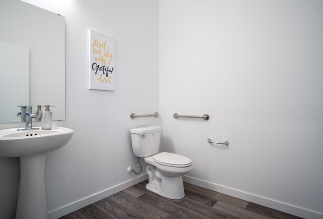 Building Photo - Stunning 3-Bed, 3.5-Bath Townhouse at Yesler Terrace – Private Rooftop Views!