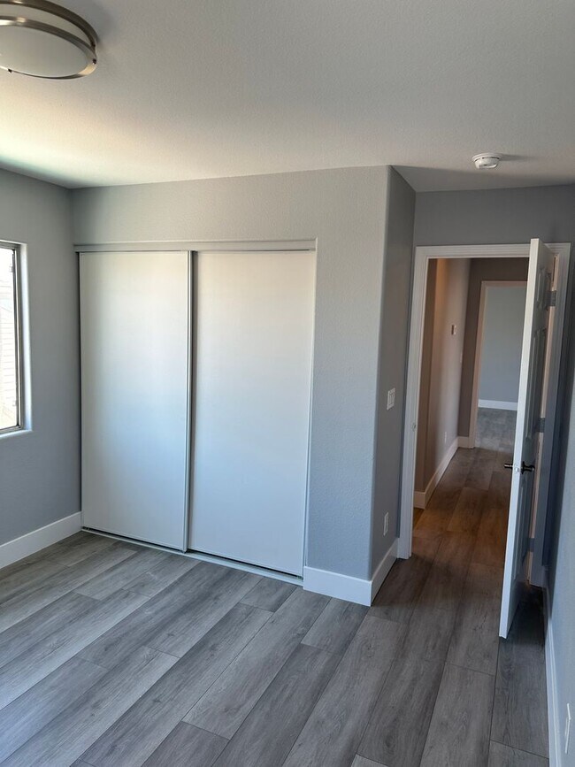 Building Photo - Newly Renovated 4 bedroom, 3 Bath with Pool