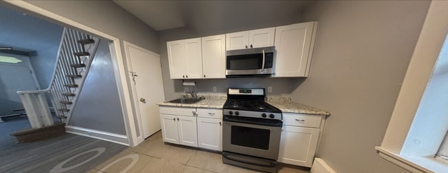 Building Photo - Updated 3BR South Philly Row: Move-In Ready