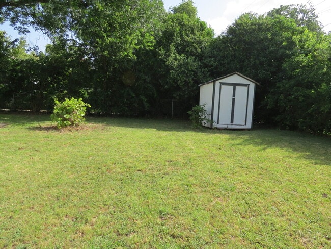 Building Photo - 506 Goodnight Dr