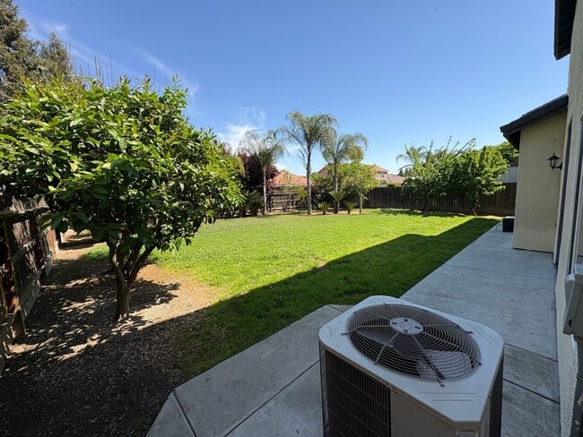 Building Photo - Two story home in SW Visalia coming soon!