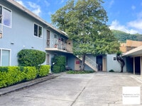Building Photo - NEW LISTING! Walk 1 Block To Downtown! Sec. Deposit lowered! LG. 1 BR/1BA, Hdwd Flrs,Big Walk-In Clo