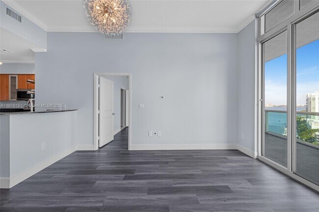 Building Photo - 7900 Harbor Island Dr