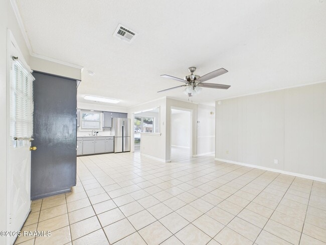 Building Photo - 200 Claymore Dr