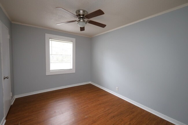 Building Photo - 808 Lilly St