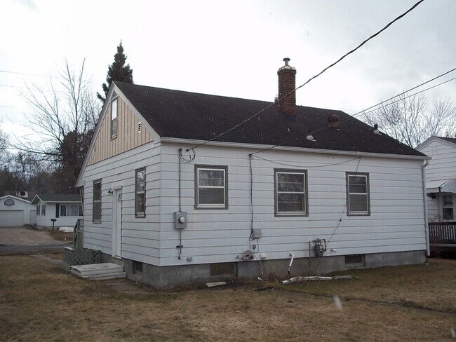 Building Photo - 420 9th St NW