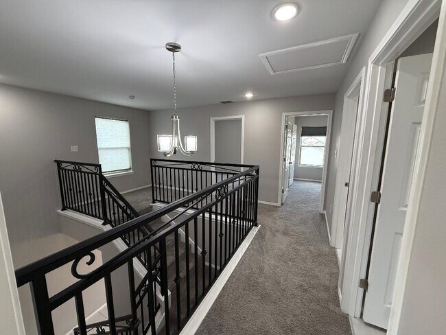 Building Photo - 5814 Doctorado Dr