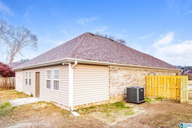 Building Photo - 140 Camellia Ln