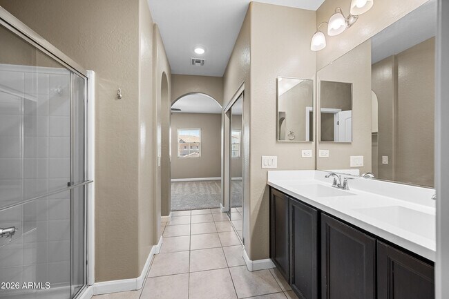 Building Photo - 1367 S Country Club Dr