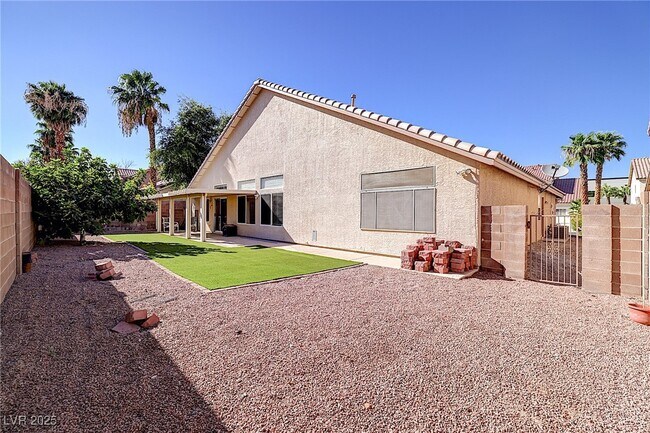 Building Photo - 373 Kenya Rd