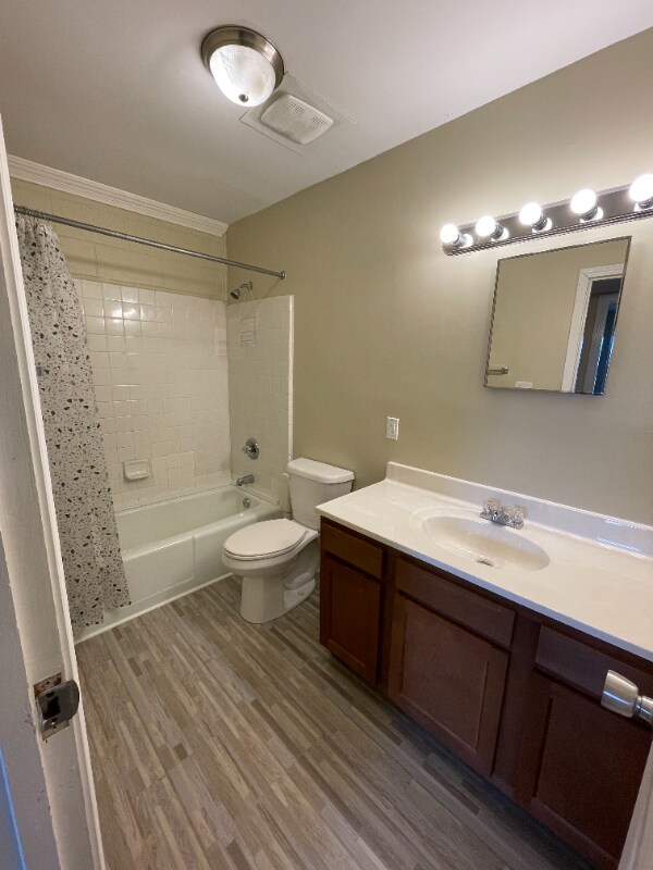 Building Photo - 1802 Marion Manor Dr