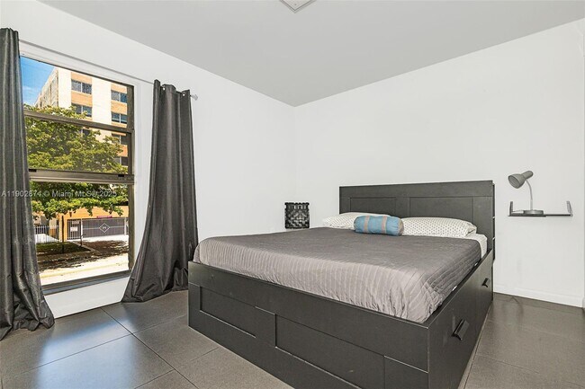 Building Photo - 201 178th Dr