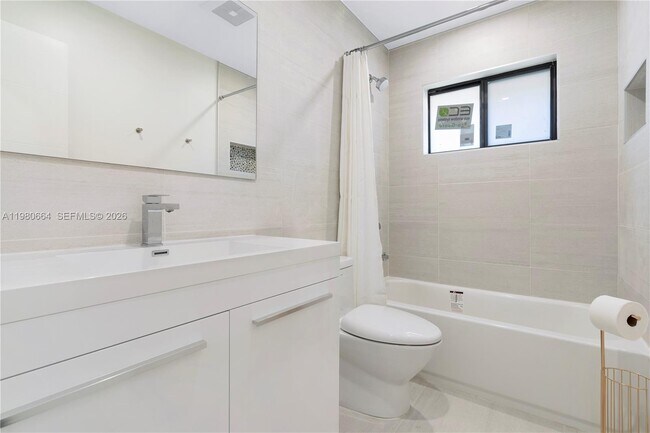 Building Photo - 8951 Byron Ave