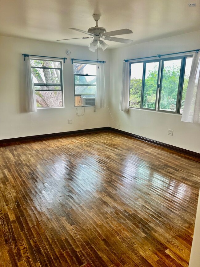 Building Photo - Hidden Gem with Views! 2 bedroom, 1 bathroom